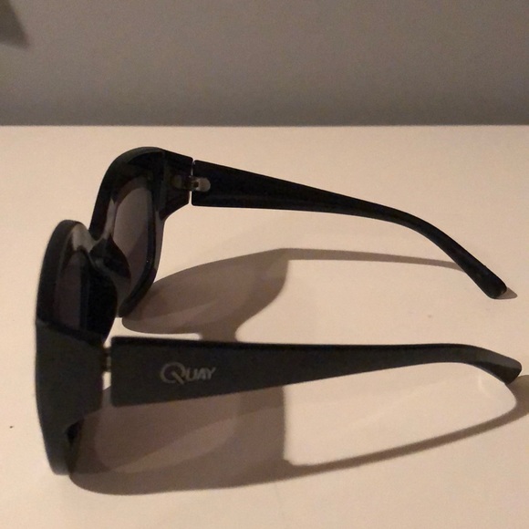 Quay Monroe sunglasses - Picture 3 of 3